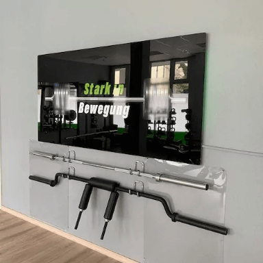 Stark-in-Bewegung-Fitnessstudio-Langhantel